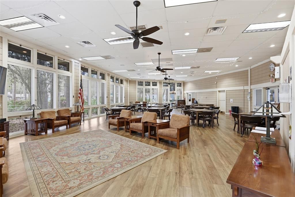 Под контрактом: $239,900 (2 спален, 2 ванн, 1504 Квадратных фут)