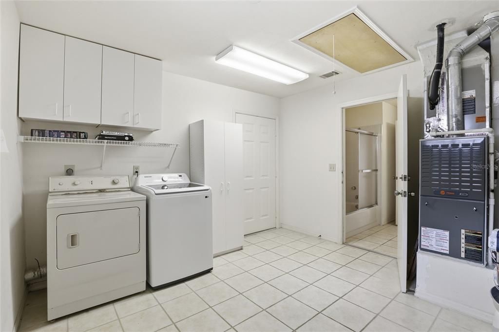 Под контрактом: $239,900 (2 спален, 2 ванн, 1504 Квадратных фут)