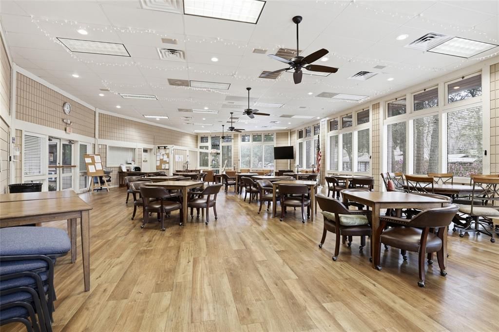 Под контрактом: $239,900 (2 спален, 2 ванн, 1504 Квадратных фут)