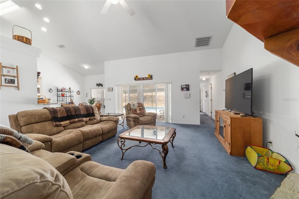 Active With Contract: $618,750 (6 beds, 3 baths, 2656 Square Feet)