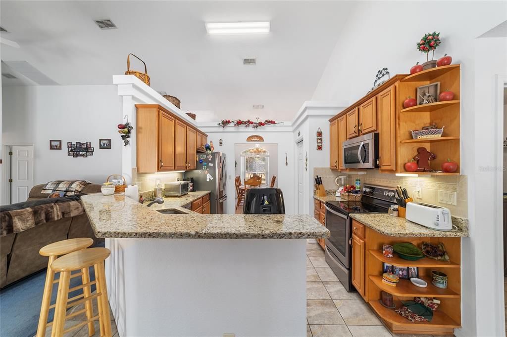 Active With Contract: $618,750 (6 beds, 3 baths, 2656 Square Feet)