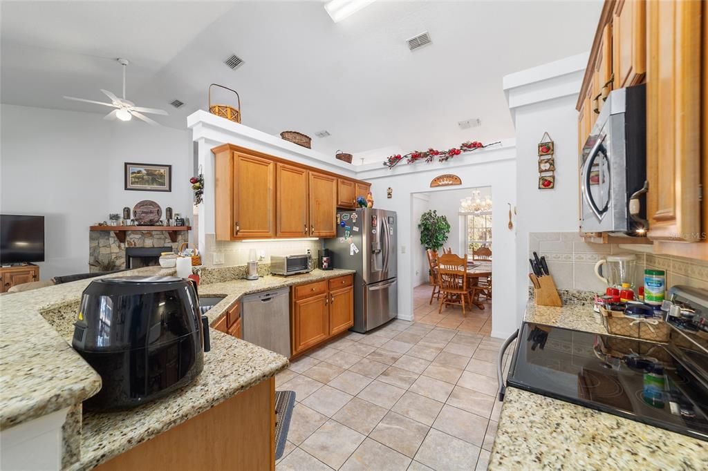 Active With Contract: $618,750 (6 beds, 3 baths, 2656 Square Feet)