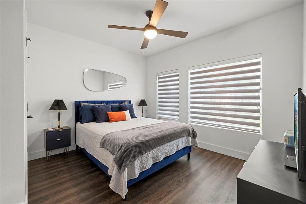 Activo con contrato: $649,900 (2 camas, 2 baños, 1909 Pies cuadrados)