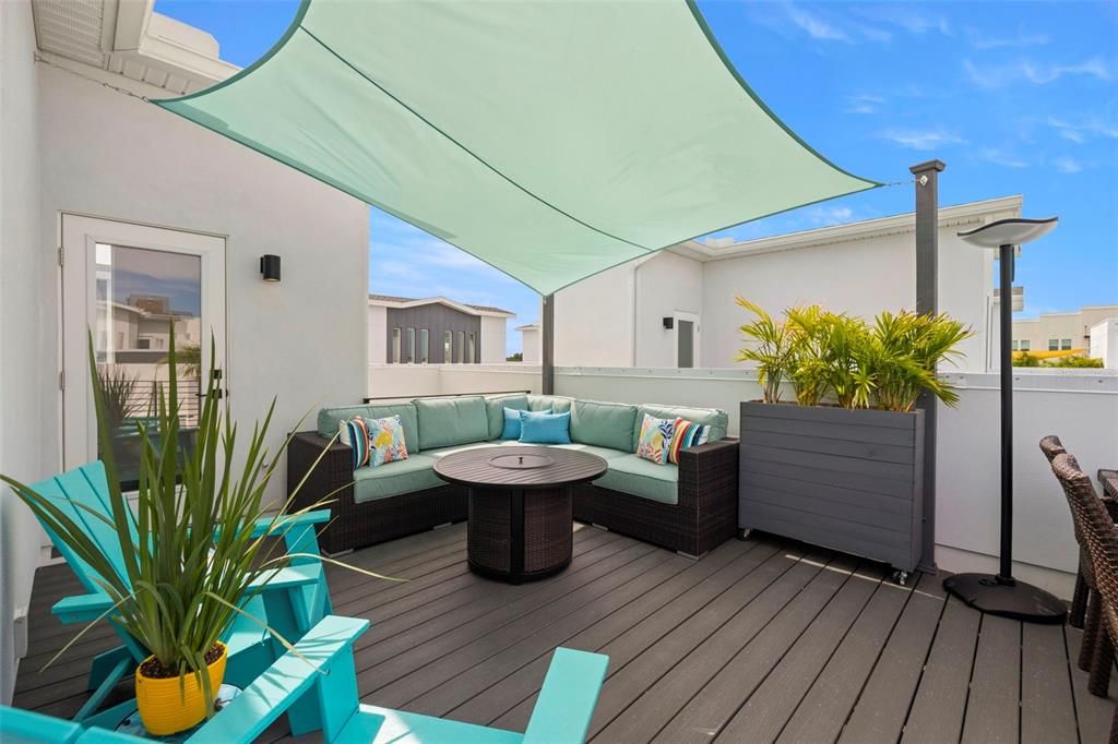 Activo con contrato: $649,900 (2 camas, 2 baños, 1909 Pies cuadrados)