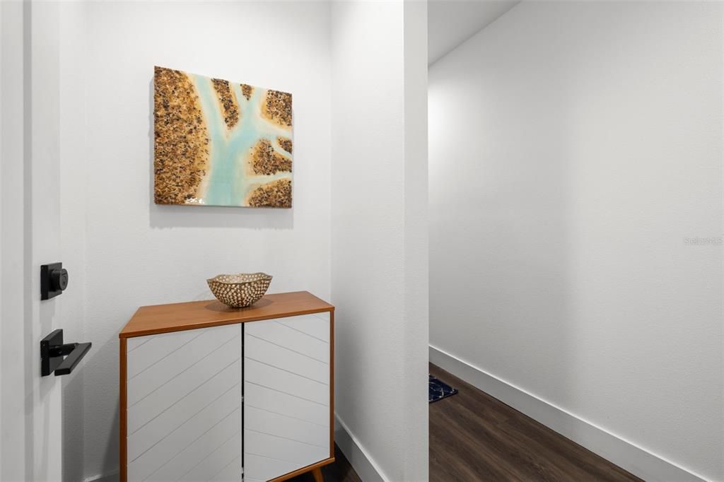 Activo con contrato: $649,900 (2 camas, 2 baños, 1909 Pies cuadrados)