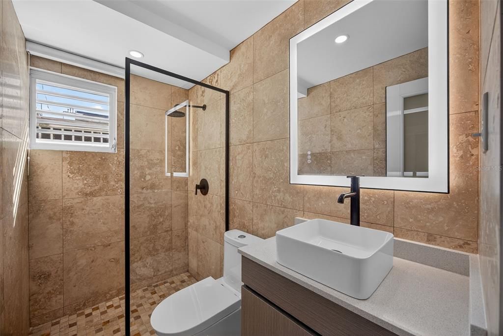 Active With Contract: $985,000 (4 beds, 4 baths, 1900 Square Feet)