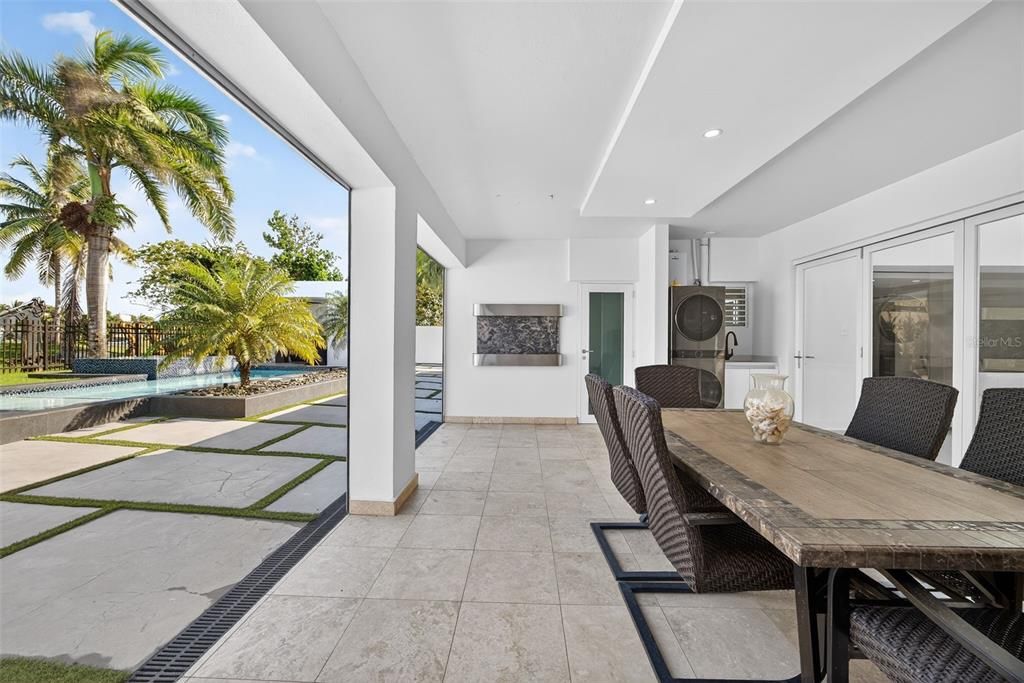 Active With Contract: $985,000 (4 beds, 4 baths, 1900 Square Feet)