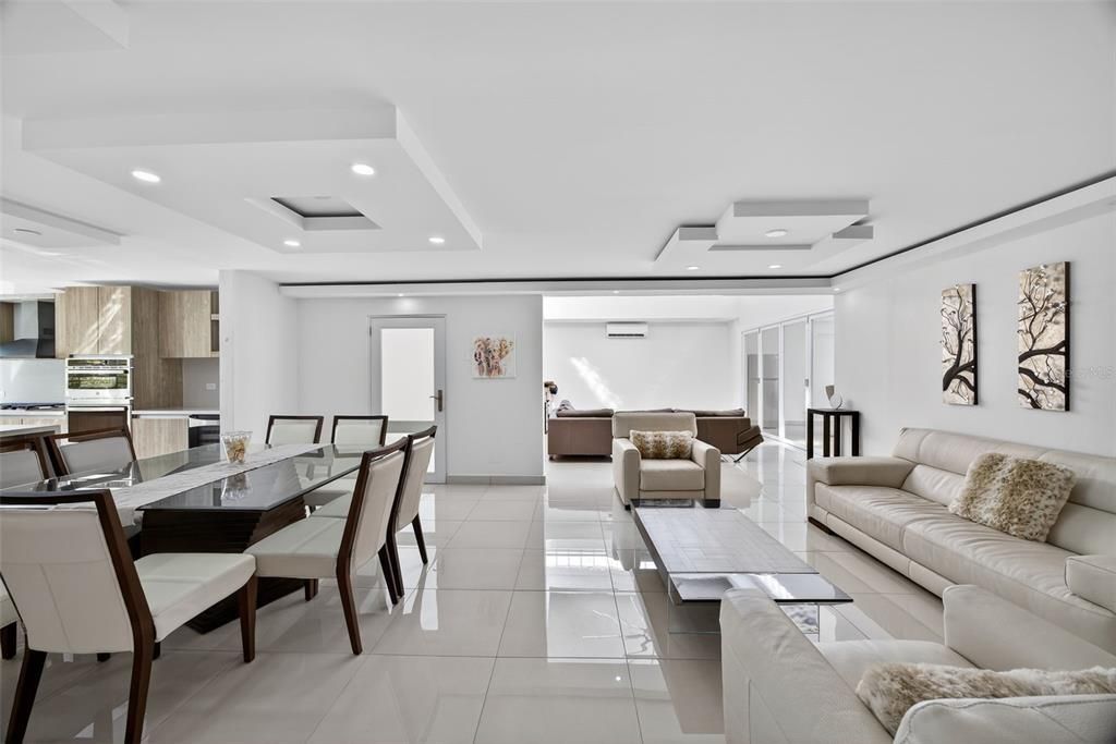 Active With Contract: $985,000 (4 beds, 4 baths, 1900 Square Feet)