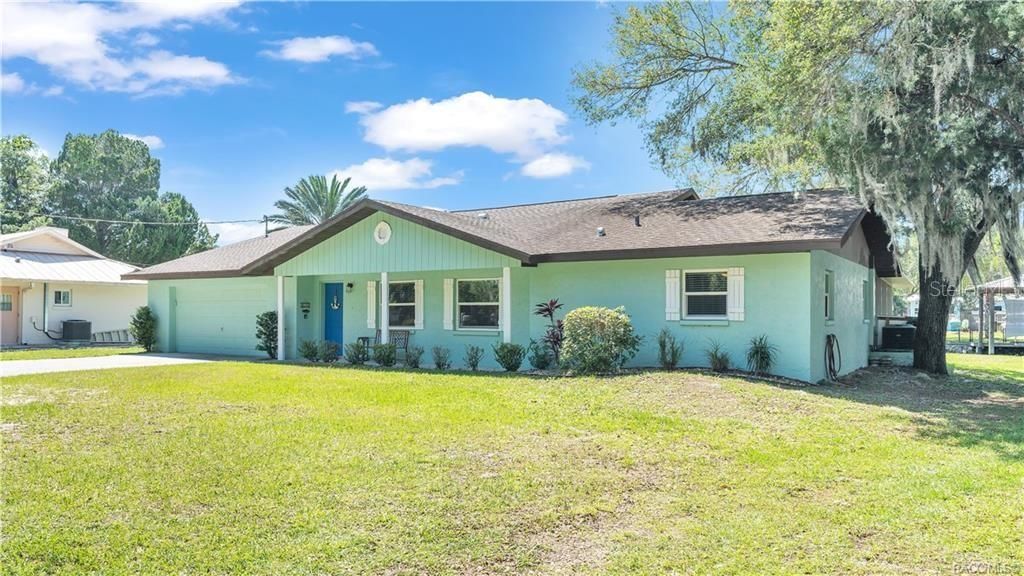 Activo con contrato: $429,000 (3 camas, 2 baños, 2006 Pies cuadrados)