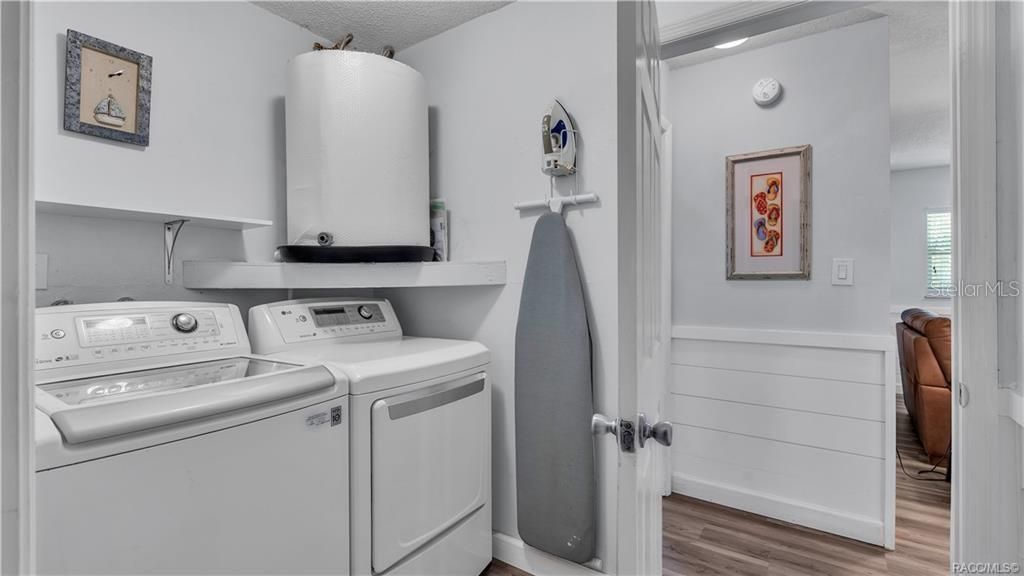 Activo con contrato: $429,000 (3 camas, 2 baños, 2006 Pies cuadrados)