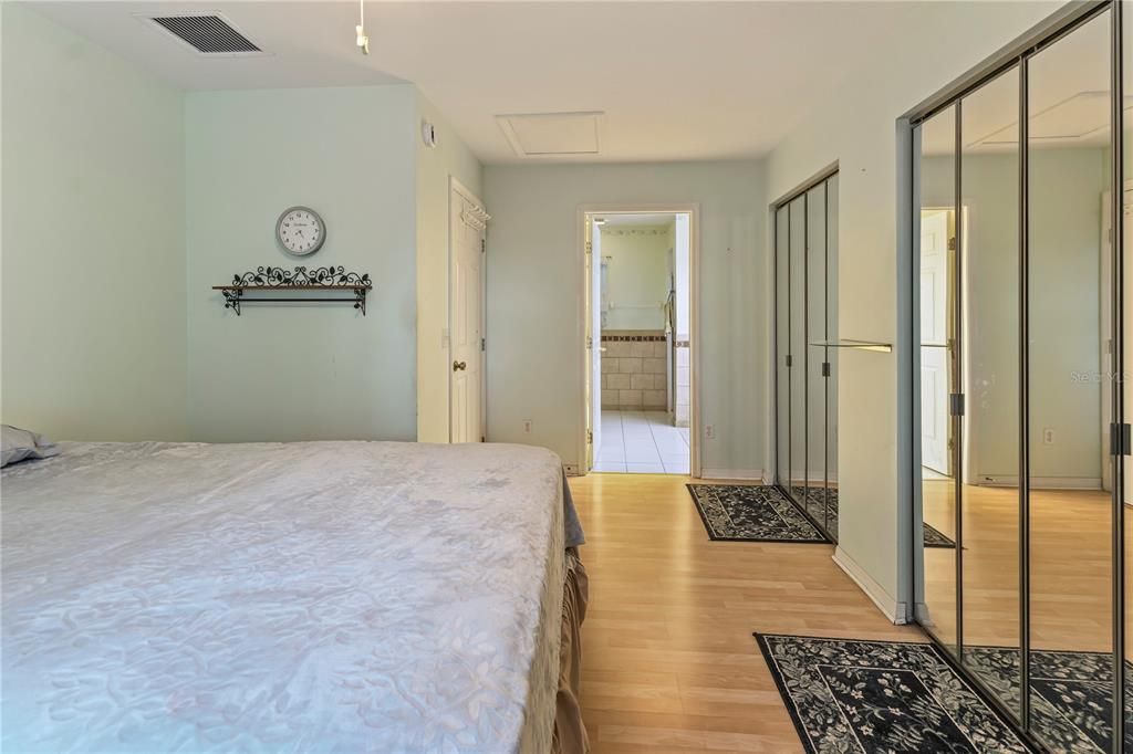 Activo con contrato: $179,000 (2 camas, 2 baños, 1080 Pies cuadrados)