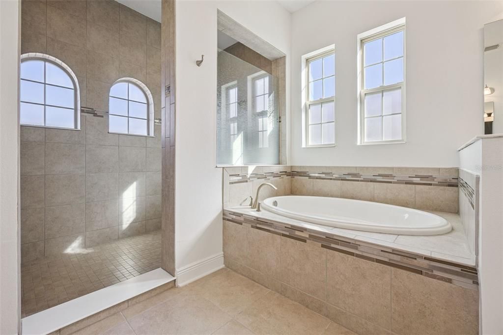 For Sale: $1,075,000 (4 beds, 3 baths, 2650 Square Feet)