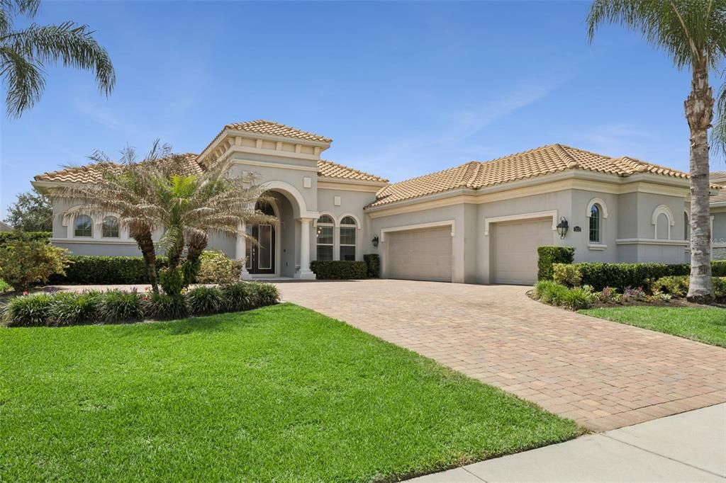 For Sale: $1,075,000 (4 beds, 3 baths, 2650 Square Feet)