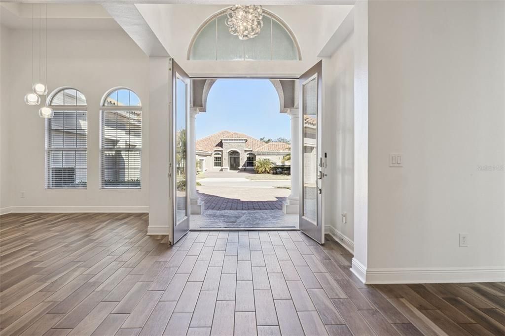For Sale: $1,075,000 (4 beds, 3 baths, 2650 Square Feet)