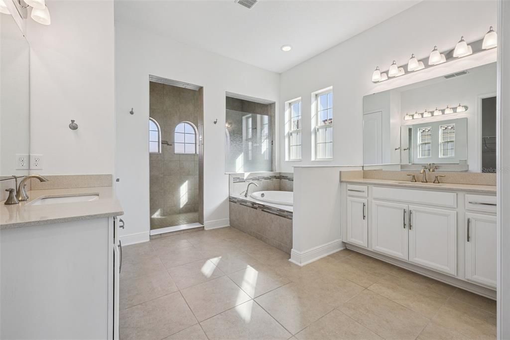 For Sale: $1,075,000 (4 beds, 3 baths, 2650 Square Feet)