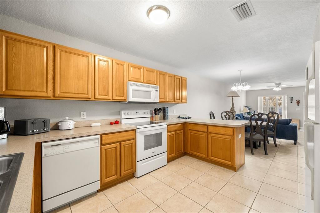 Activo con contrato: $140,000 (2 camas, 2 baños, 1040 Pies cuadrados)