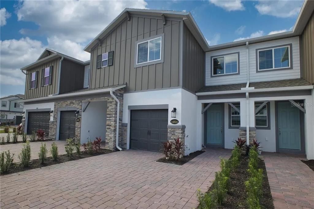 Recently Sold: $401,990 (3 beds, 2 baths, 1569 Square Feet)
