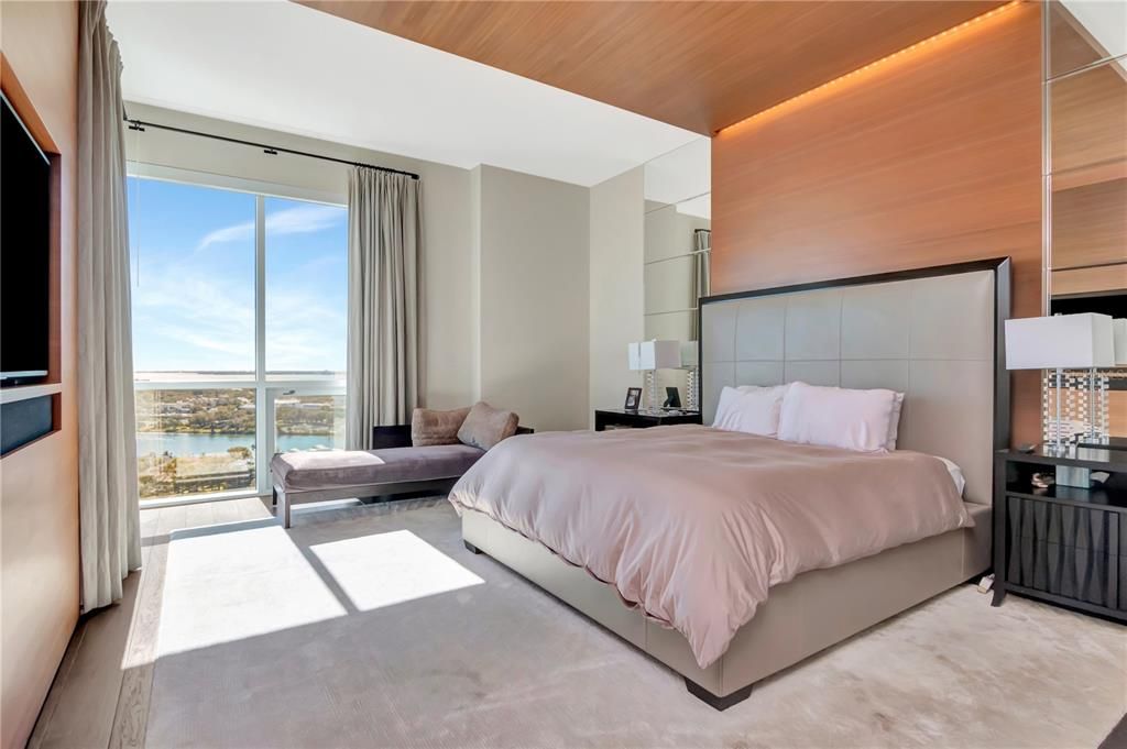 Active With Contract: $4,250,000 (4 beds, 4 baths, 4369 Square Feet)
