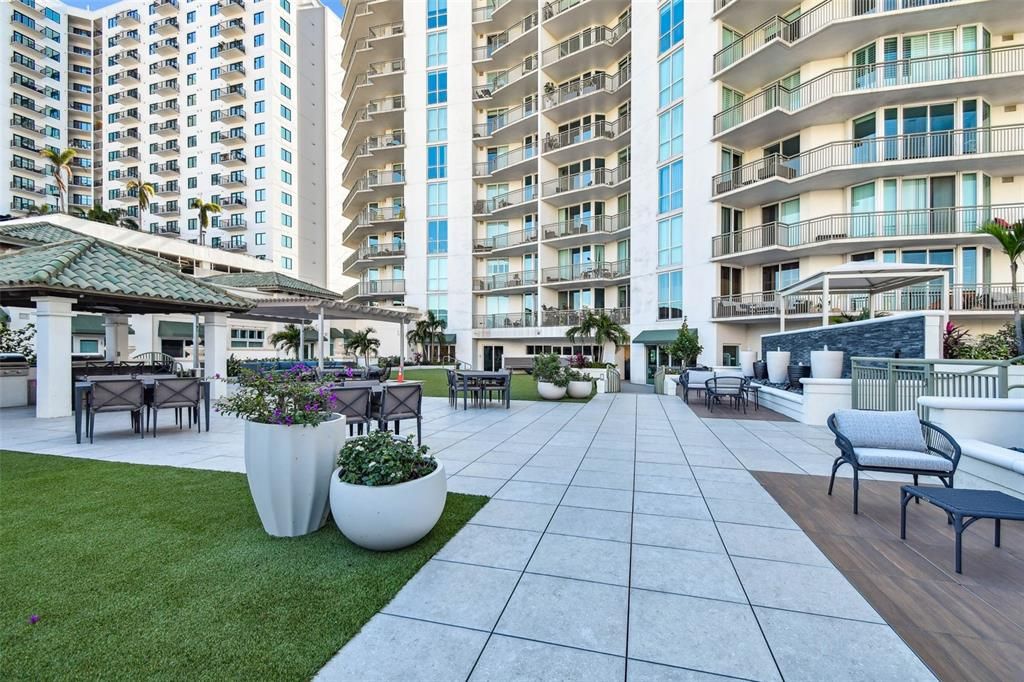 Active With Contract: $4,250,000 (4 beds, 4 baths, 4369 Square Feet)