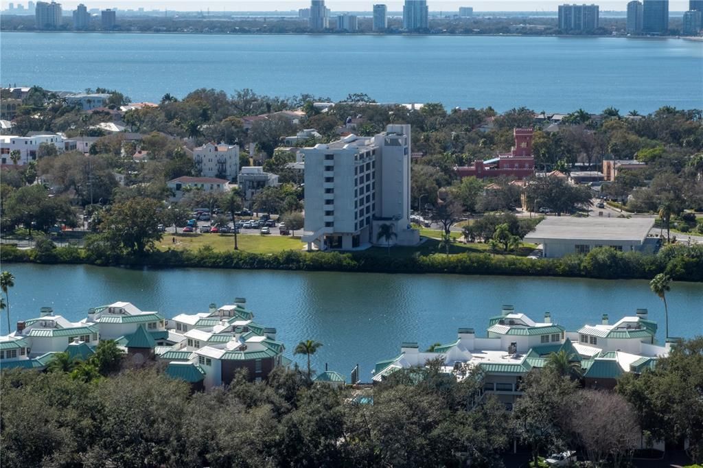 Active With Contract: $4,250,000 (4 beds, 4 baths, 4369 Square Feet)
