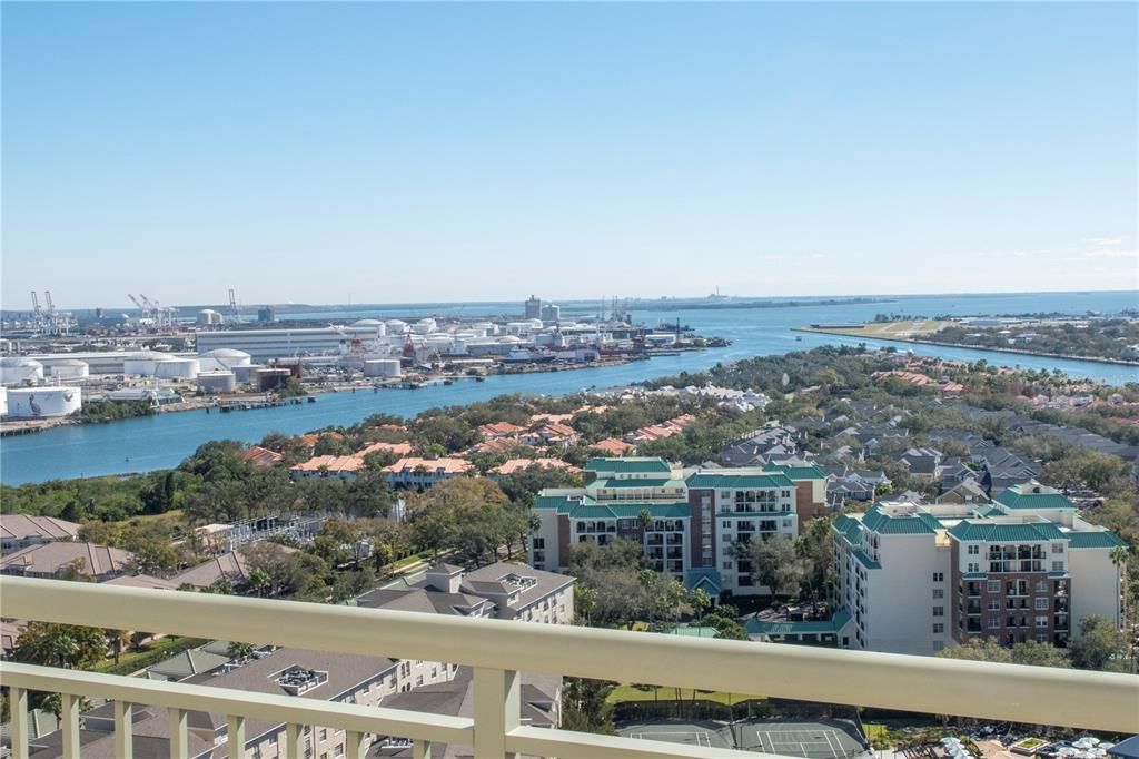 Active With Contract: $4,250,000 (4 beds, 4 baths, 4369 Square Feet)