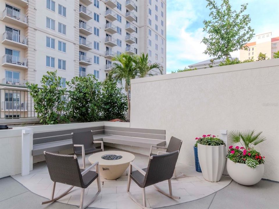 Active With Contract: $4,250,000 (4 beds, 4 baths, 4369 Square Feet)