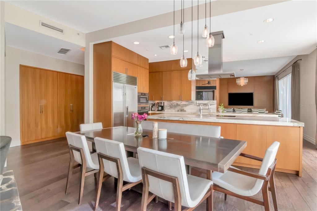 Active With Contract: $4,250,000 (4 beds, 4 baths, 4369 Square Feet)