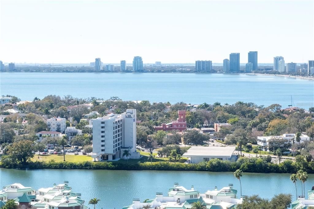 Active With Contract: $4,250,000 (4 beds, 4 baths, 4369 Square Feet)