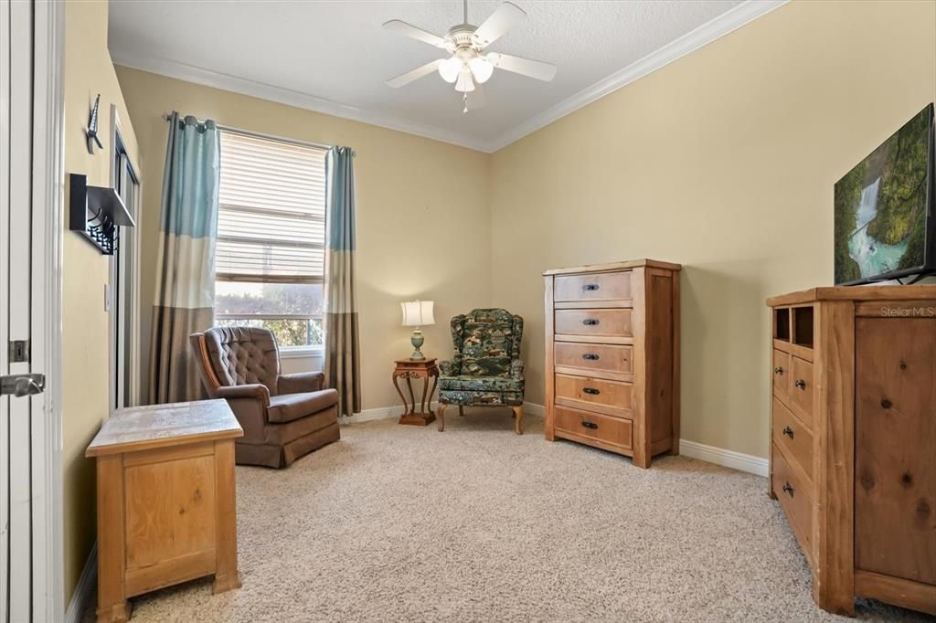 Activo con contrato: $579,900 (4 camas, 3 baños, 2575 Pies cuadrados)