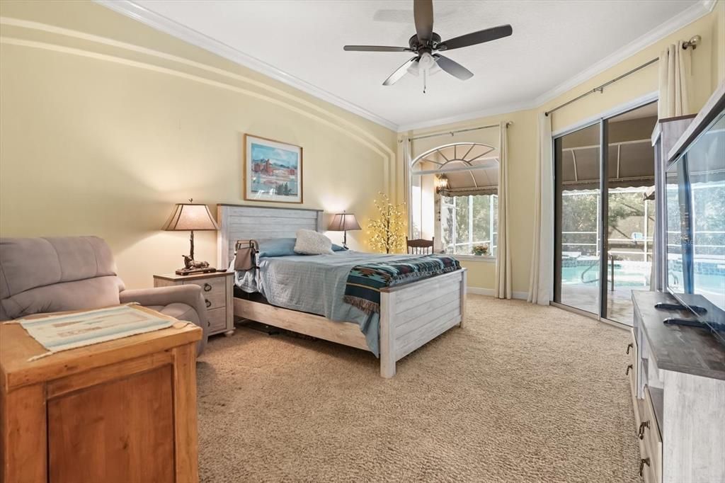 Activo con contrato: $579,900 (4 camas, 3 baños, 2575 Pies cuadrados)