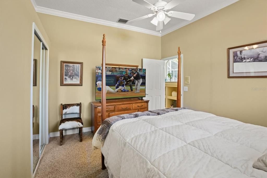 Activo con contrato: $579,900 (4 camas, 3 baños, 2575 Pies cuadrados)