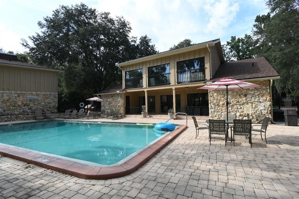 Под контрактом: $149,000 (2 спален, 2 ванн, 900 Квадратных фут)