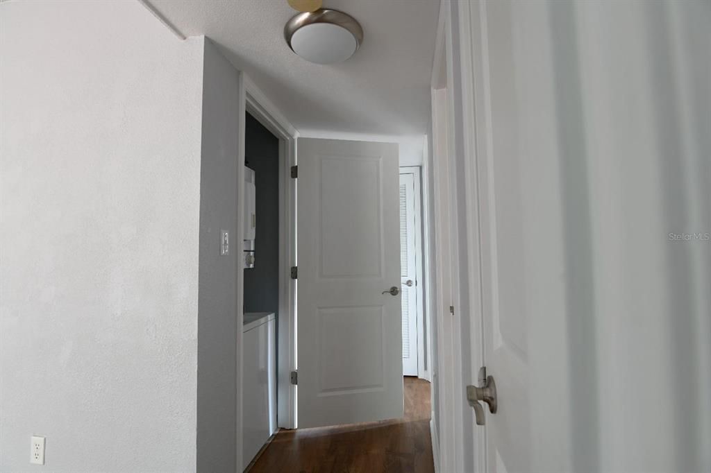 Под контрактом: $149,000 (2 спален, 2 ванн, 900 Квадратных фут)