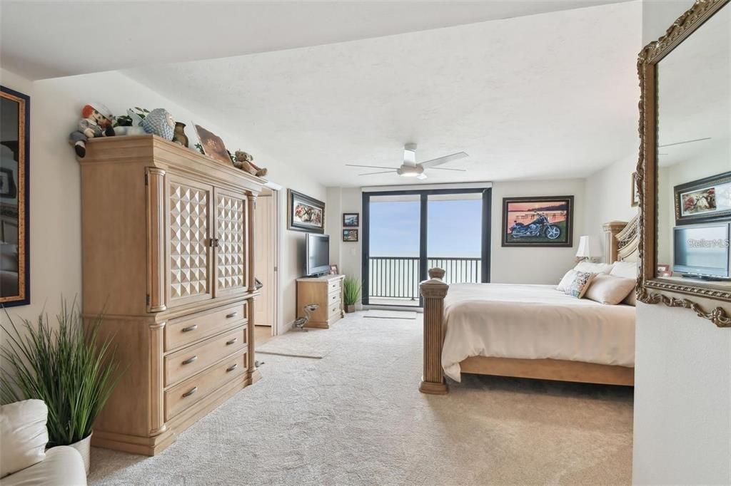 For Sale: $2,900,000 (4 beds, 4 baths, 3532 Square Feet)