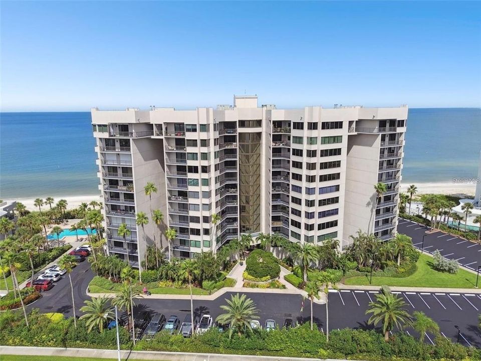 For Sale: $2,900,000 (4 beds, 4 baths, 3532 Square Feet)