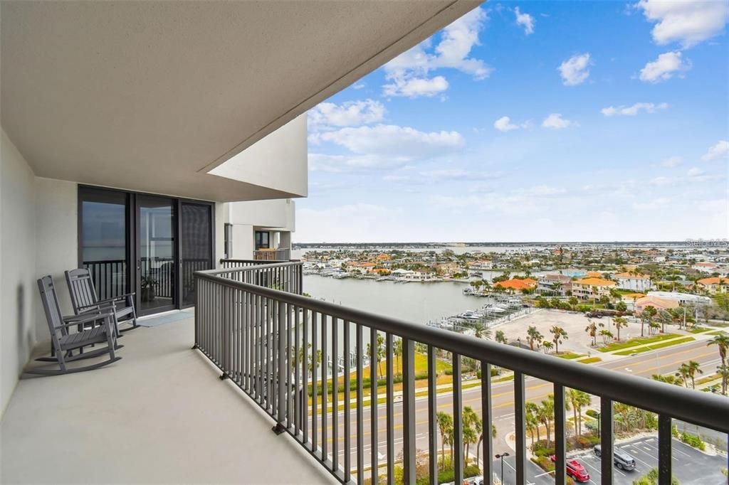 For Sale: $2,900,000 (4 beds, 4 baths, 3532 Square Feet)