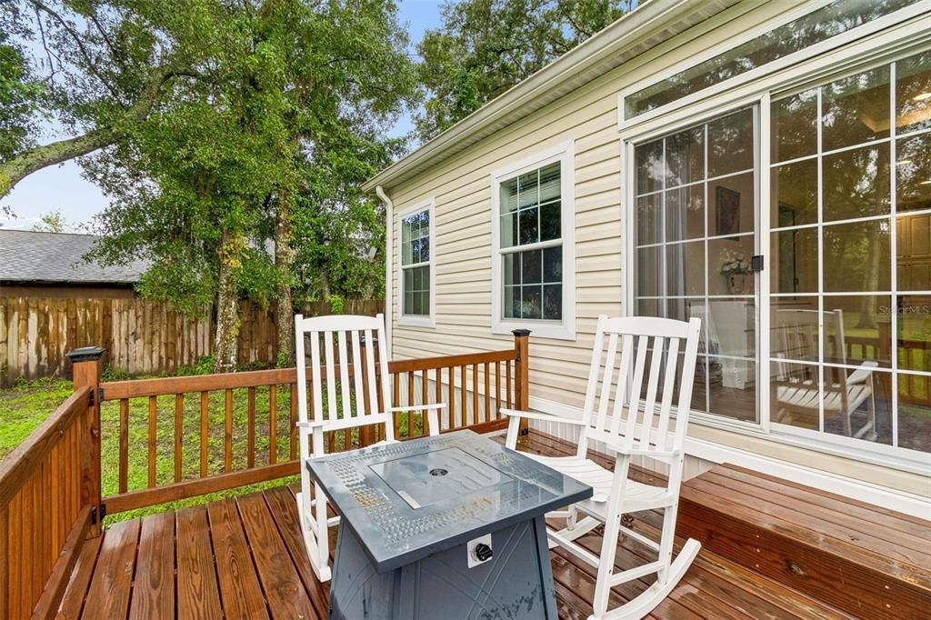 Active With Contract: $340,000 (3 beds, 2 baths, 1860 Square Feet)