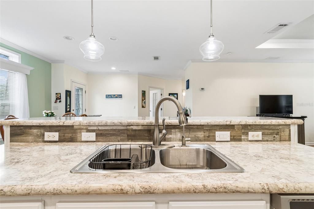 Active With Contract: $340,000 (3 beds, 2 baths, 1860 Square Feet)