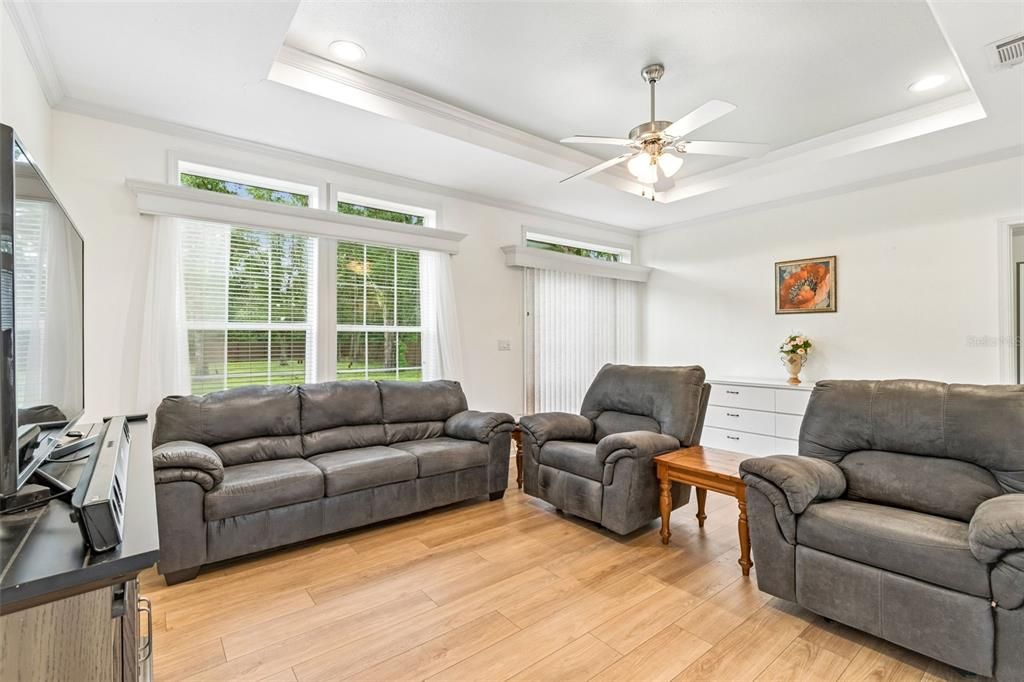Active With Contract: $340,000 (3 beds, 2 baths, 1860 Square Feet)
