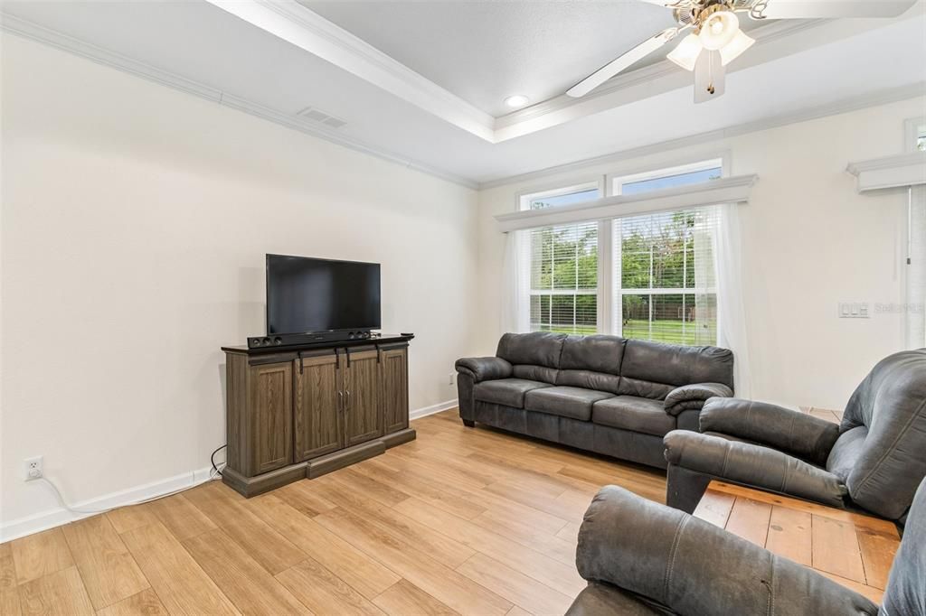 Active With Contract: $340,000 (3 beds, 2 baths, 1860 Square Feet)