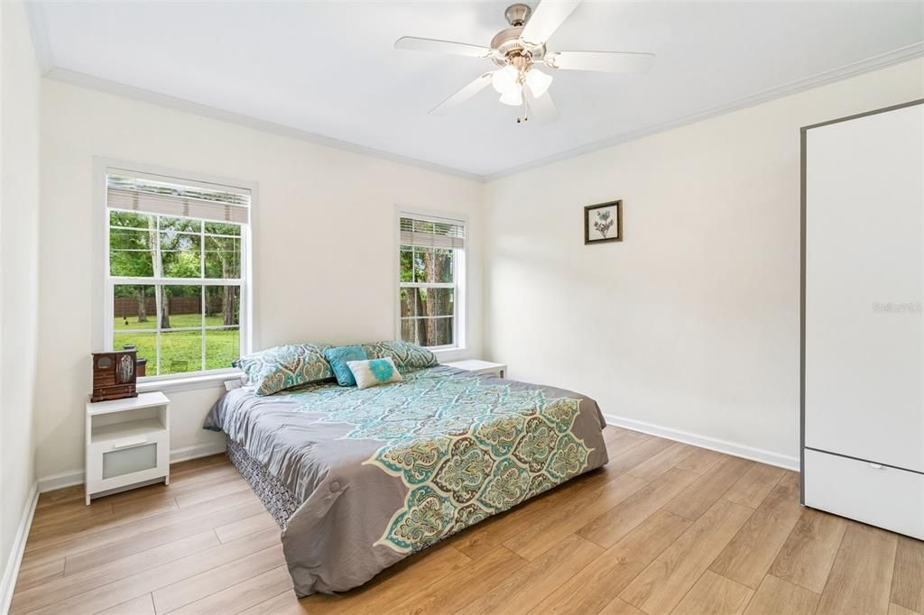 Active With Contract: $340,000 (3 beds, 2 baths, 1860 Square Feet)