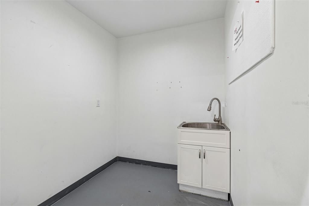 На продажу: $59,220 (0 спален, 0 ванн, 3290 Квадратных фут)