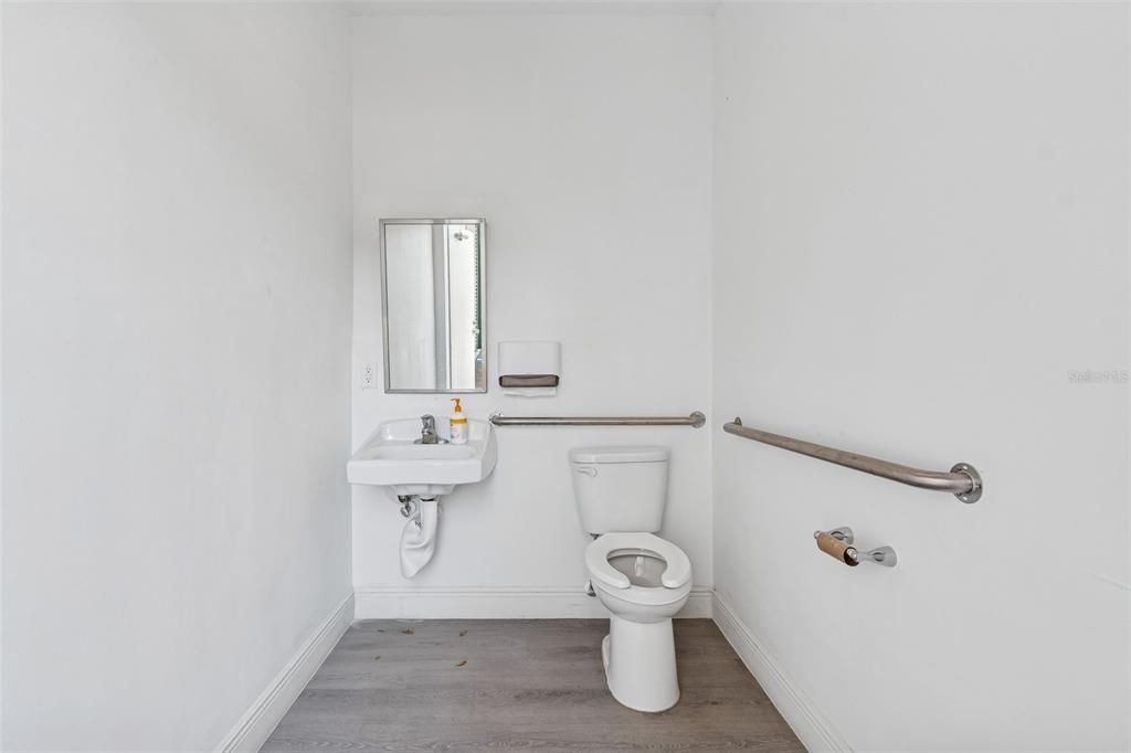 На продажу: $59,220 (0 спален, 0 ванн, 3290 Квадратных фут)