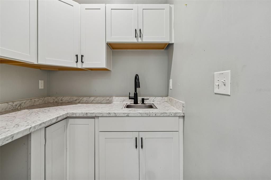 На продажу: $59,220 (0 спален, 0 ванн, 3290 Квадратных фут)