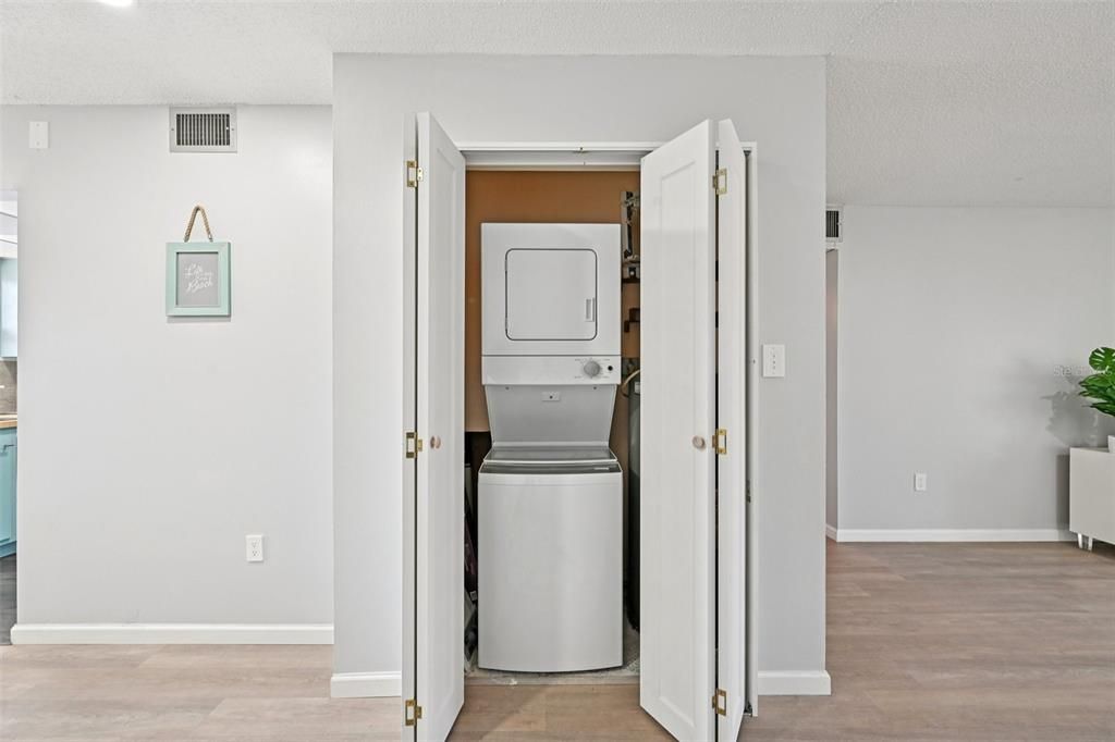 На продажу: $145,000 (2 спален, 1 ванн, 925 Квадратных фут)