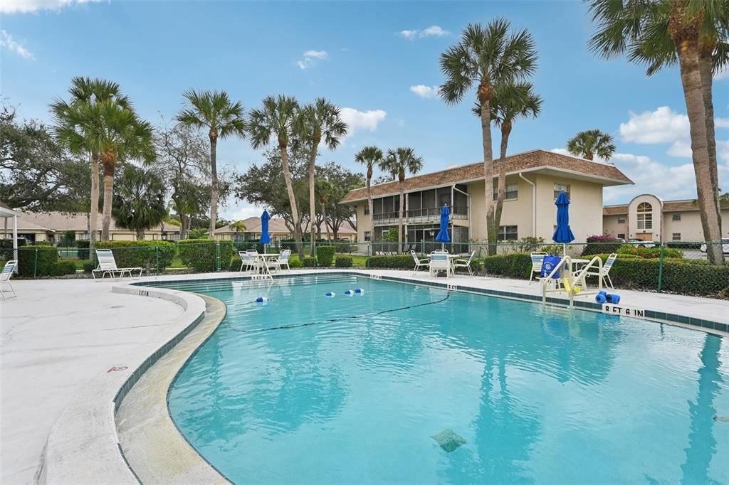 На продажу: $145,000 (2 спален, 1 ванн, 925 Квадратных фут)