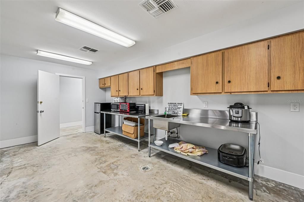 На продажу: $145,000 (2 спален, 1 ванн, 925 Квадратных фут)