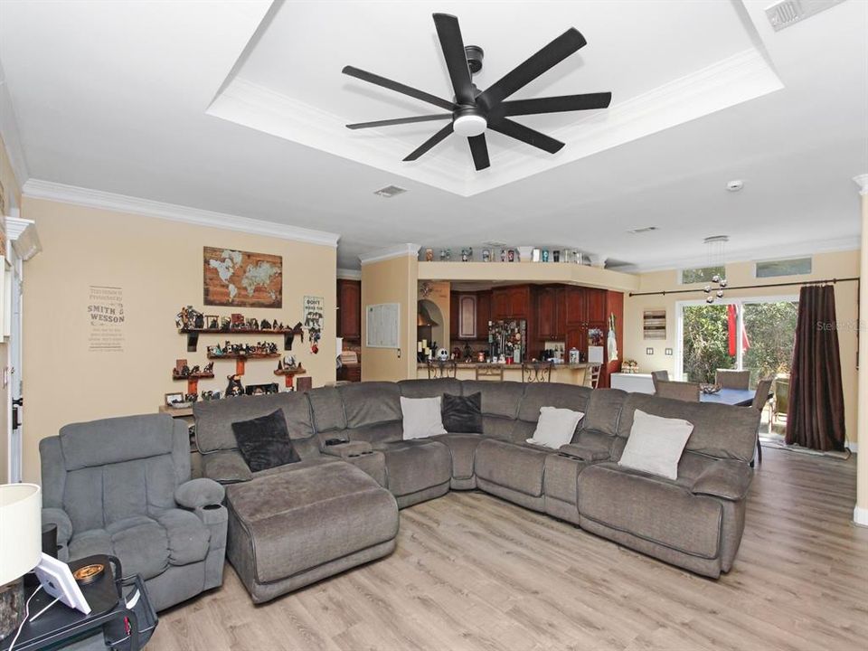En Venta: $445,000 (3 camas, 2 baños, 1800 Pies cuadrados)