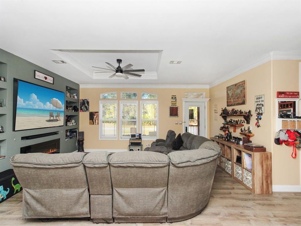 En Venta: $445,000 (3 camas, 2 baños, 1800 Pies cuadrados)