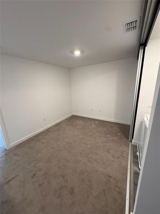 Activo con contrato: $1,999 (3 camas, 2 baños, 1361 Pies cuadrados)